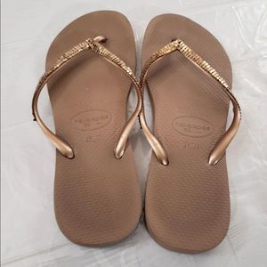 Flip Flops Havaianas slim    are in good condition ,gold flip flops 39-40